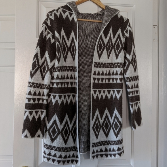 {Moda} Tribal Print Hooded Cardigan - Picture 3 of 6